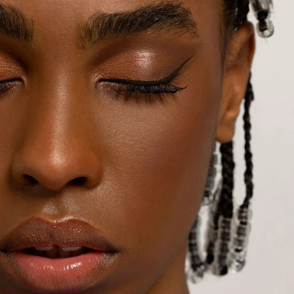 Lottie London Wing Woman Liquid Eyeliner - Picture 4 of 12